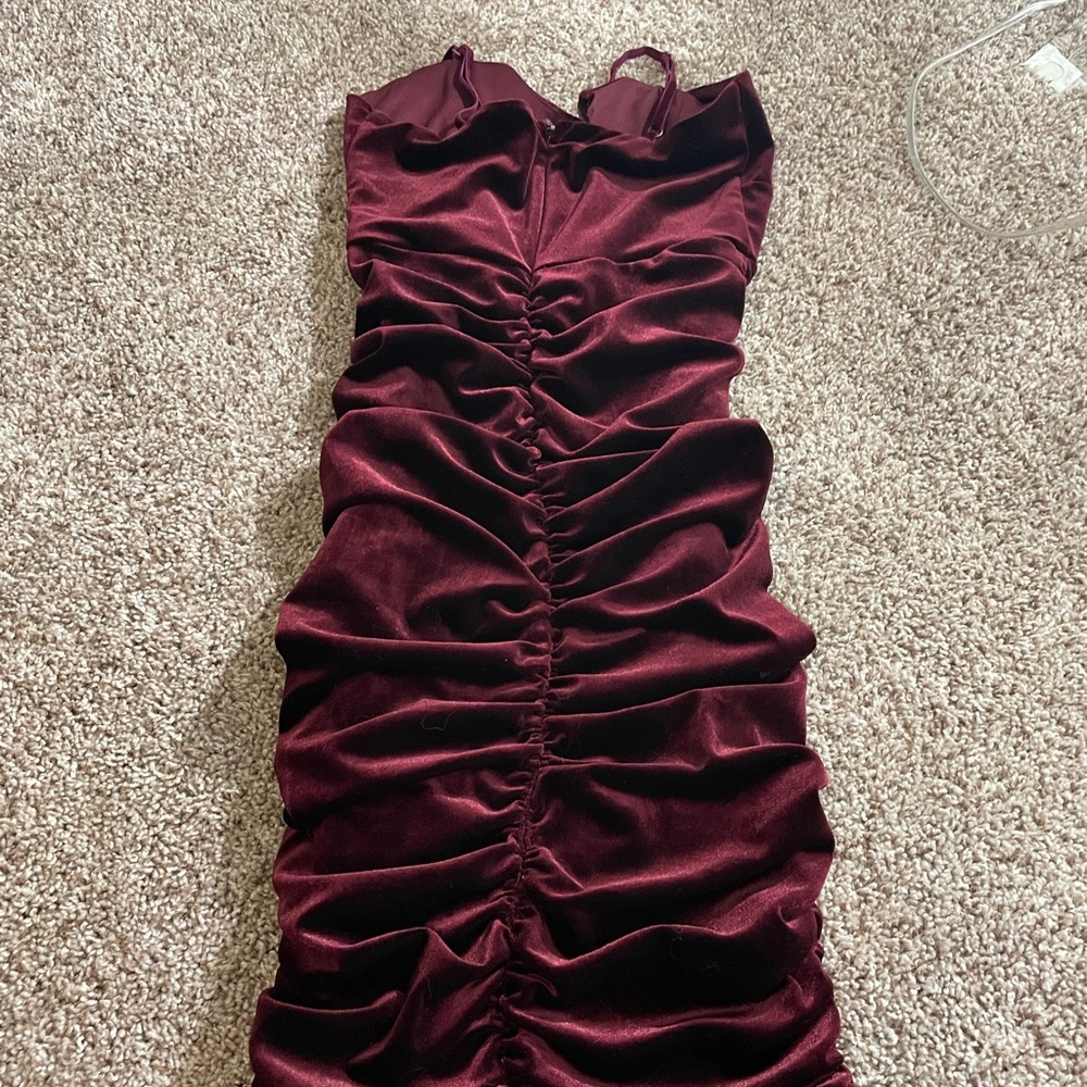 Velvet Hot Miami Styles Cinched Midi Dress - Picture 4 of 12